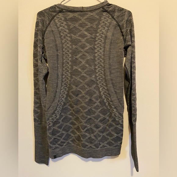 Lululemon long sleeve M - Picture 2 of 3